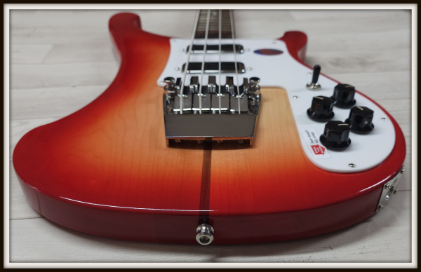Preview: Rickenbacker 4030S Shortscale, Fireglo, Limited Run